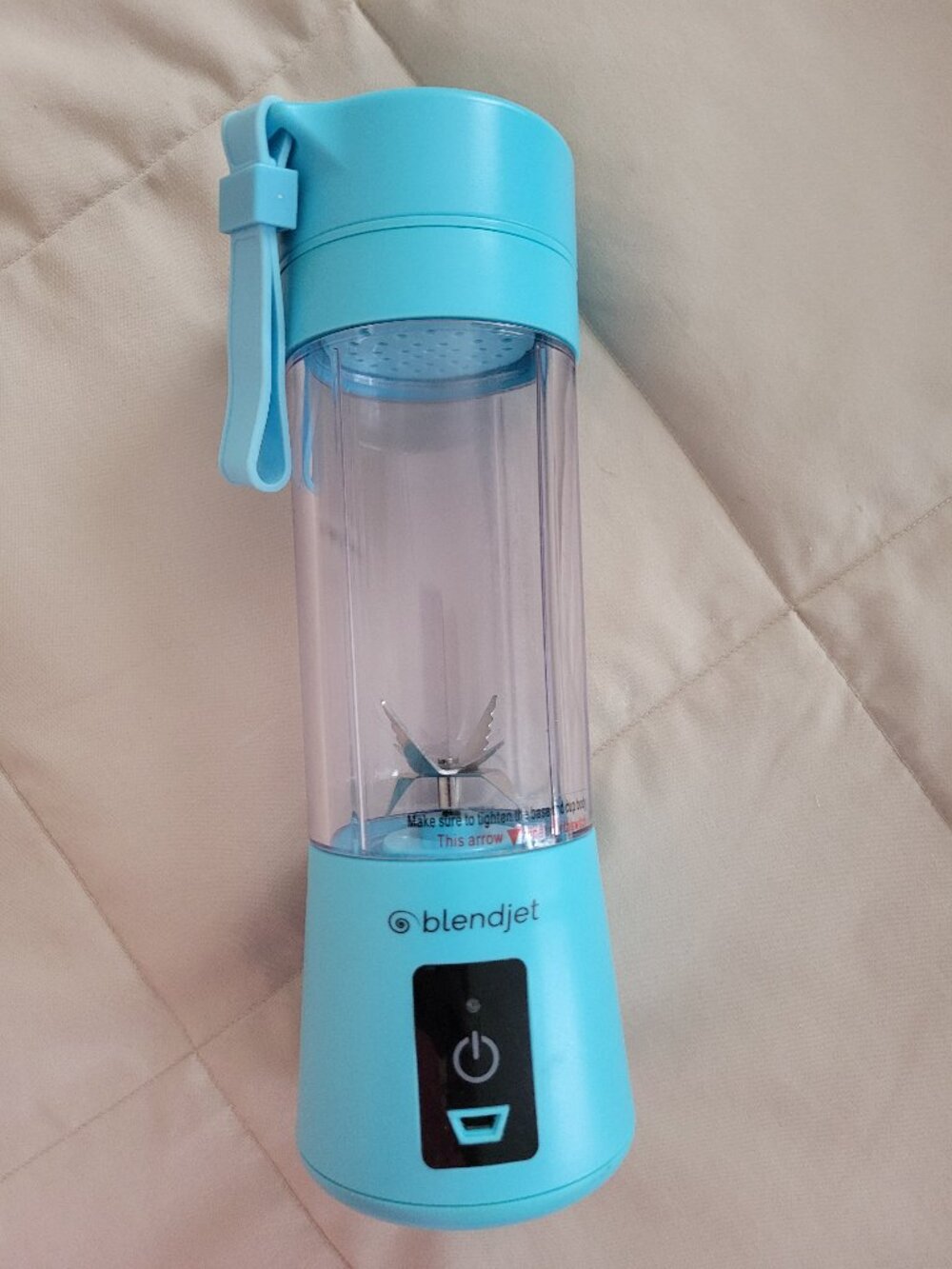 Blendjet travel on the go blender Aqua 12 fl oz. EUC